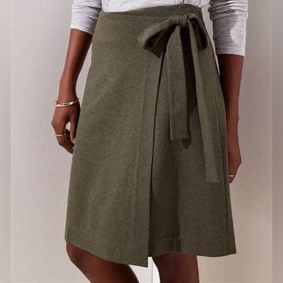 NWT Green LOFT wrap skirt - Picture 6 of 6